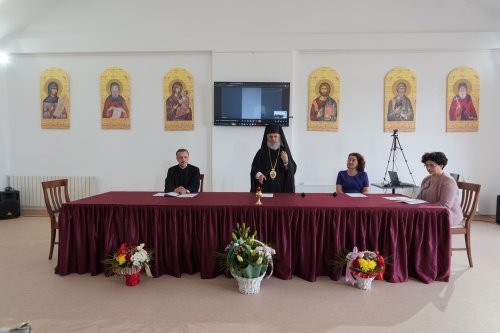 Evenimente liturgice și educaționale în Arhiepiscopia Dunării de Jos Poza 228470