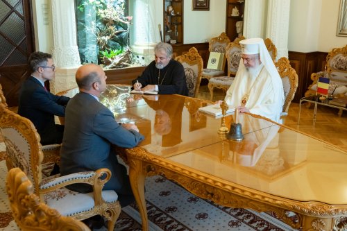 Ambasadorul Italiei la București în vizită de prezentare la Patriarhia Română Poza 228593