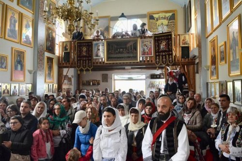 Sfințirea bisericii parohiei ortodoxe române din localitatea italiană Potenza‑Picena Poza 228605