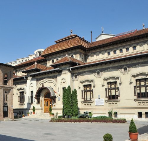 Contribuţii ale Bisericii Ortodoxe Române la dezvoltarea Bibliotecii Academiei Române Poza 228736