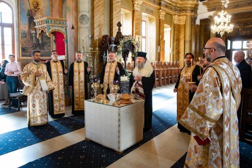 Pomenirea părintelui Nicolae Achimescu la paraclisul Facultății „Justinian Patriarhul” Poza 228723