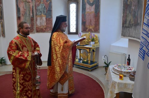 Cinstirea Sfinților Serghie și Vah la biserica Palatului Cotroceni Poza 228793
