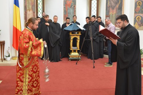 Cinstirea Sfinților Serghie și Vah la biserica Palatului Cotroceni Poza 228811