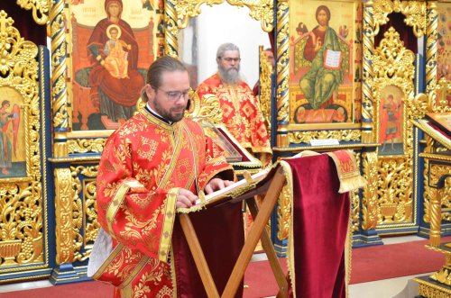 Cinstirea Sfinților Serghie și Vah la biserica Palatului Cotroceni Poza 228813