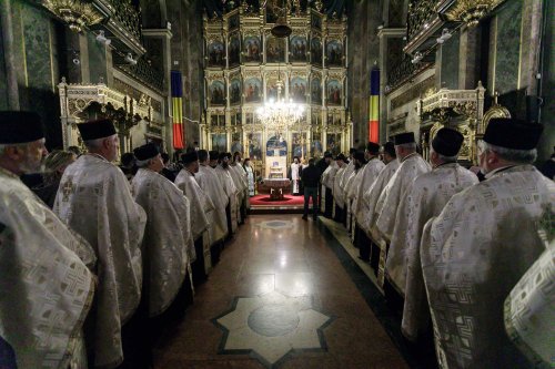 Moaștele Sfântului Cuvios Paisie Velicicovschi au ajuns la Iași Poza 228842