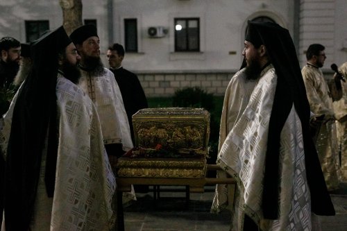 Sfânta Cuvioasă Parascheva își așteaptă pelerinii în curtea catedralei Poza 228883