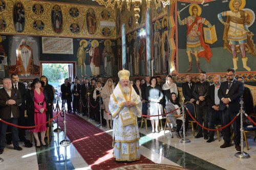 Înnoire și binecuvântare patriarhală pentru un lăcaș de închinare bucureștean Poza 228943