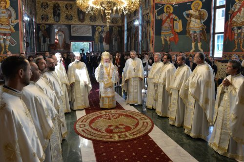 Înnoire și binecuvântare patriarhală pentru un lăcaș de închinare bucureștean Poza 228944