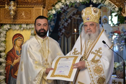 Înnoire și binecuvântare patriarhală pentru un lăcaș de închinare bucureștean Poza 228968