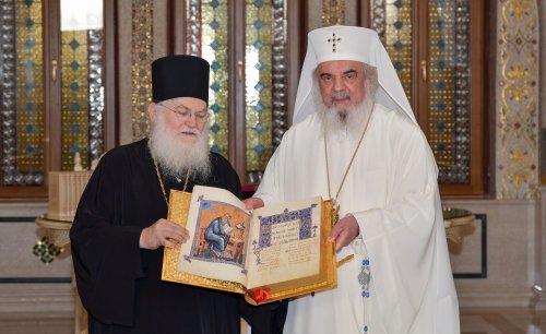 Stareţul Mănăstirii Vatoped în vizită la Reşedinţa Patriarhală