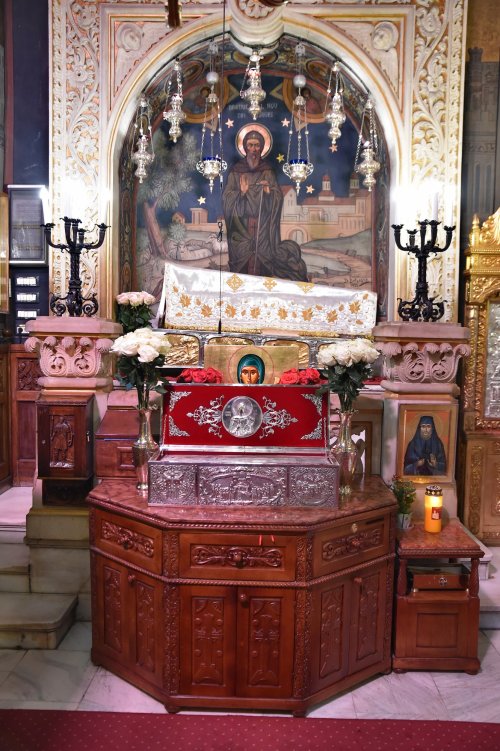 Laudă de seară adusă Cuvioasei Parascheva la Catedrala Patriarhală Poza 229784