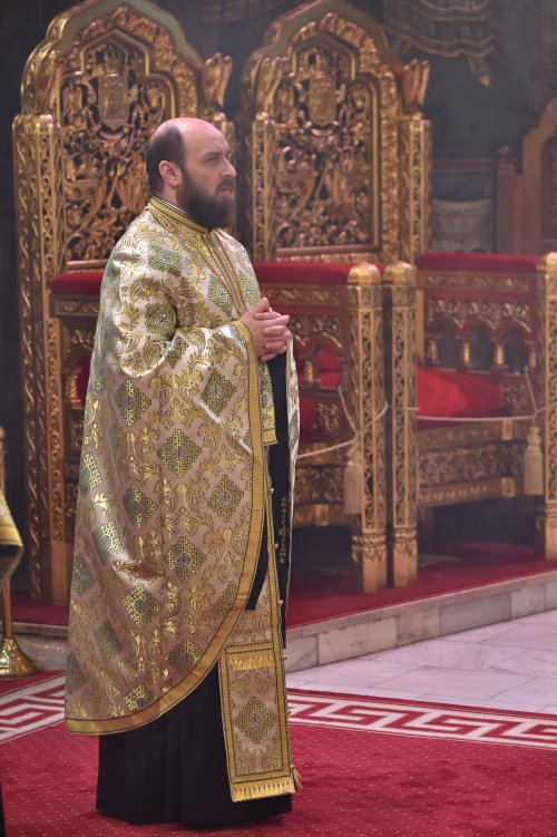 Laudă de seară adusă Cuvioasei Parascheva la Catedrala Patriarhală Poza 229800
