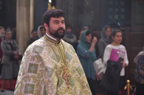 Laudă de seară adusă Cuvioasei Parascheva la Catedrala Patriarhală Poza 229801