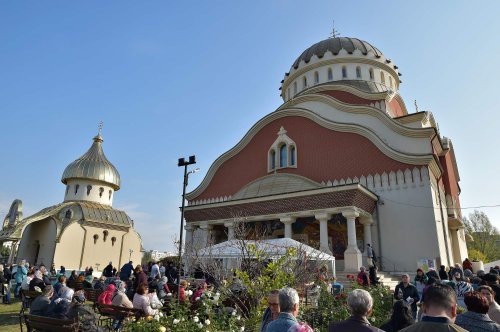 Biserica „Sfânta Vineri” din Capitală și-a cinstit ocrotitoarea Poza 229922