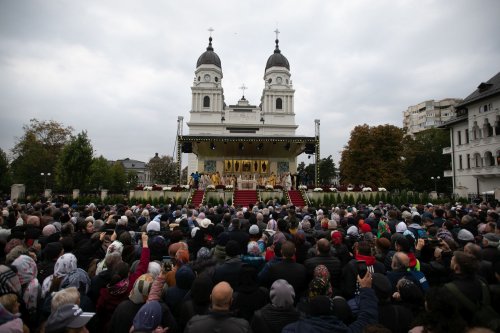 Sute de mii de suflete au adus cinstire Sfintei Parascheva la Iași Poza 229847