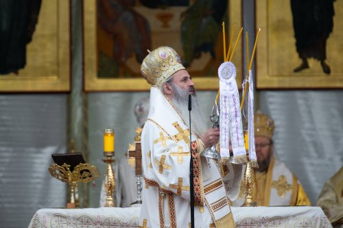 Sute de mii de suflete au adus cinstire Sfintei Parascheva la Iași Poza 229849