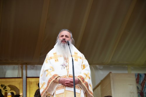 Sute de mii de suflete au adus cinstire Sfintei Parascheva la Iași Poza 229869