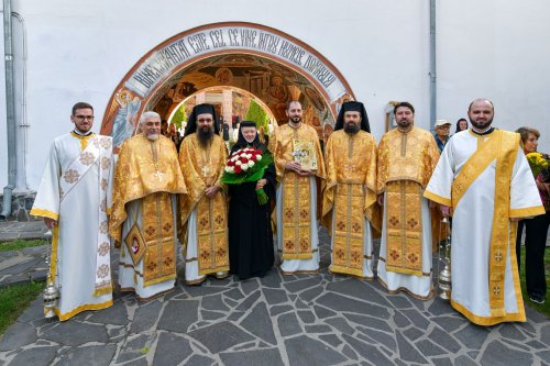 Zi de hram la mănăstirea ilfoveană Samurcășești Poza 229934