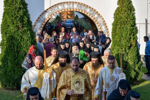 Zi de hram la mănăstirea ilfoveană Samurcășești Poza 229935