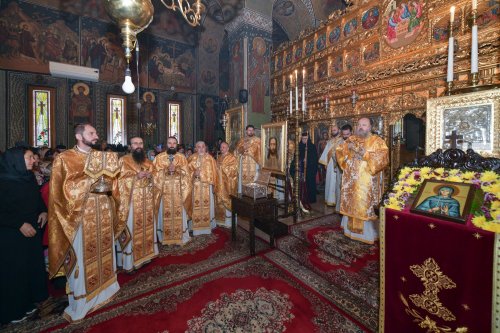 Zi de hram la mănăstirea ilfoveană Samurcășești Poza 229962