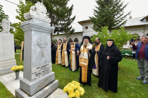 Zi de hram la mănăstirea ilfoveană Samurcășești Poza 229973