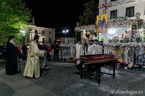 Sfânta Parascheva își așteaptă pelerinii în catedrală Poza 230099