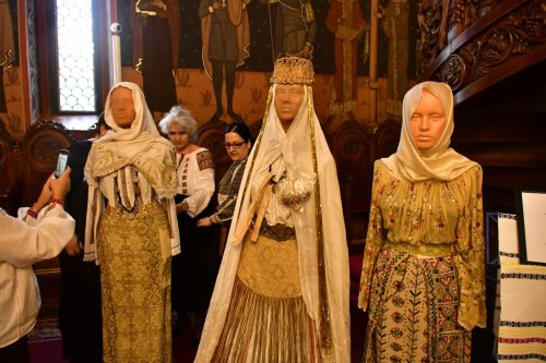 Centenarul Încoronării, sărbătorit și la Parohia „Miron Patriarhul” din București Poza 230217