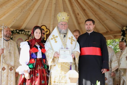 Resfinţirea bisericii din Odeşti, judeţul Maramureş Poza 230466