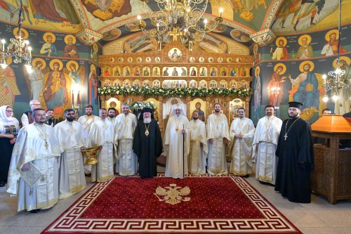 Patriarhul României a resfinţit biserica istorică a parohiei ilfovene Mierlari Poza 230841