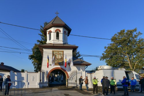 Patriarhul României a resfinţit biserica istorică a parohiei ilfovene Mierlari Poza 230861