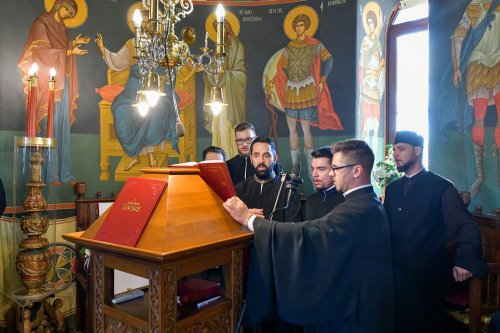 Patriarhul României a resfinţit biserica istorică a parohiei ilfovene Mierlari Poza 230868