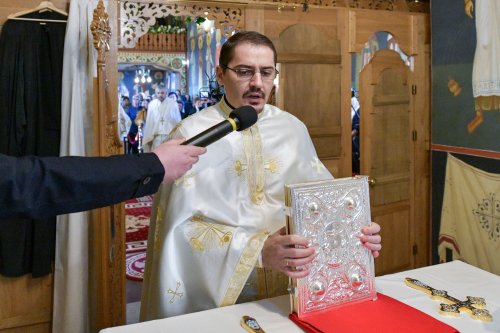 Patriarhul României a resfinţit biserica istorică a parohiei ilfovene Mierlari Poza 230871