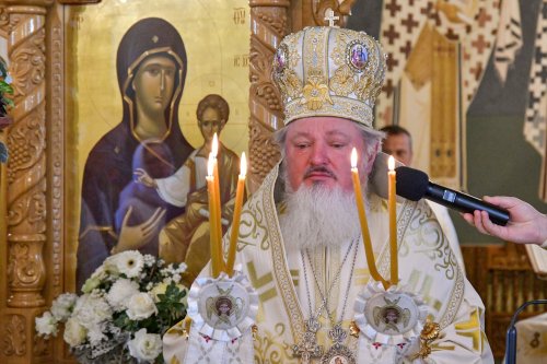 Patriarhul României a resfinţit biserica istorică a parohiei ilfovene Mierlari Poza 230874