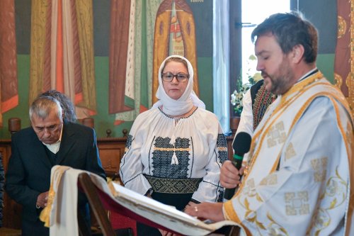 Patriarhul României a resfinţit biserica istorică a parohiei ilfovene Mierlari Poza 230875