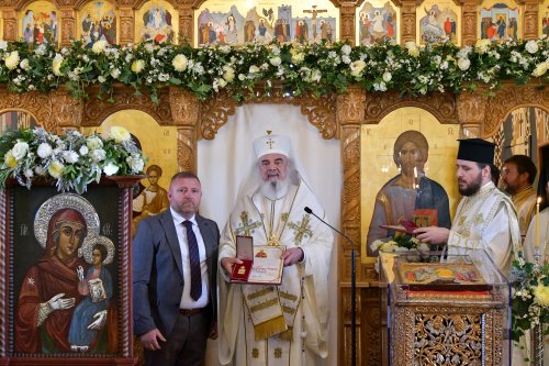 Patriarhul României a resfinţit biserica istorică a parohiei ilfovene Mierlari Poza 230892