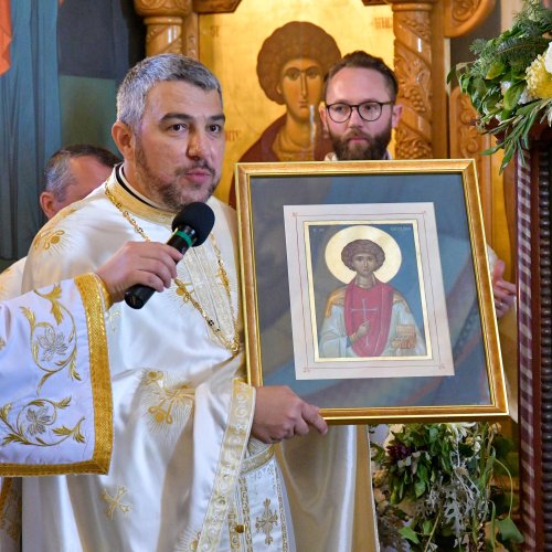 Patriarhul României a resfinţit biserica istorică a parohiei ilfovene Mierlari Poza 230894