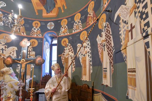 Patriarhul României a resfinţit biserica istorică a parohiei ilfovene Mierlari Poza 230923