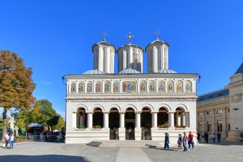 Primii închinători la Sfântul Cuvios Dimitrie cel Nou, Ocrotitorul Bucureștilor Poza 230845