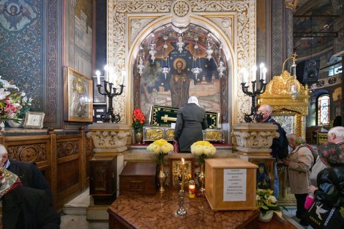 Primii închinători la Sfântul Cuvios Dimitrie cel Nou, Ocrotitorul Bucureștilor Poza 230847