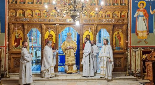Duminica a 23-a după Rusalii la Paraclisul Mănăstirii „Sfântul Ioan cel Nou de la Suceava” Poza 230966