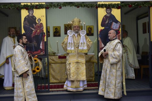 Liturghie arhierească la Biserica „Sfinții Petru și Pavel” din Mediaș Poza 230993
