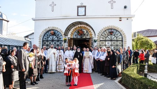 Hram și serbare câmpenească într-o parohie din Tulcea Poza 231864