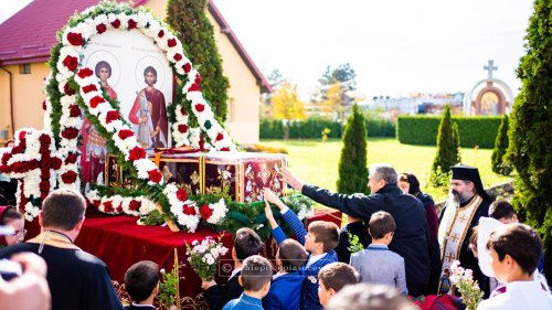 Procesiune cu moaștele Sfântului Ioan cel Nou în Arhiepiscopia Sucevei și Rădăuților Poza 231794