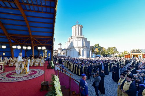Sărbătoarea Ocrotitorului Bucureștilor pe Colina Patriarhiei Poza 231900