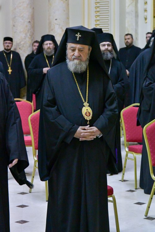 Întrunirea Sfântului Sinod la Palatul Patriarhiei Poza 232074