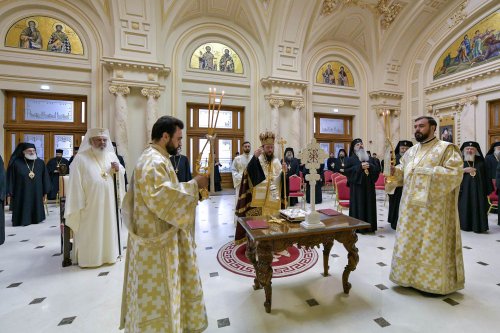 Întrunirea Sfântului Sinod la Palatul Patriarhiei Poza 232075