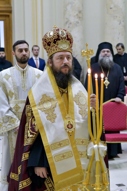Întrunirea Sfântului Sinod la Palatul Patriarhiei Poza 232077