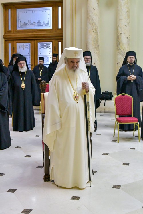 Întrunirea Sfântului Sinod la Palatul Patriarhiei Poza 232078