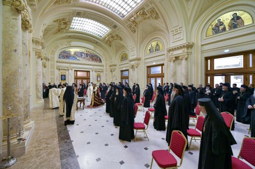 Întrunirea Sfântului Sinod la Palatul Patriarhiei Poza 232081