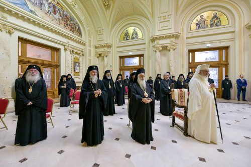 Întrunirea Sfântului Sinod la Palatul Patriarhiei Poza 232085
